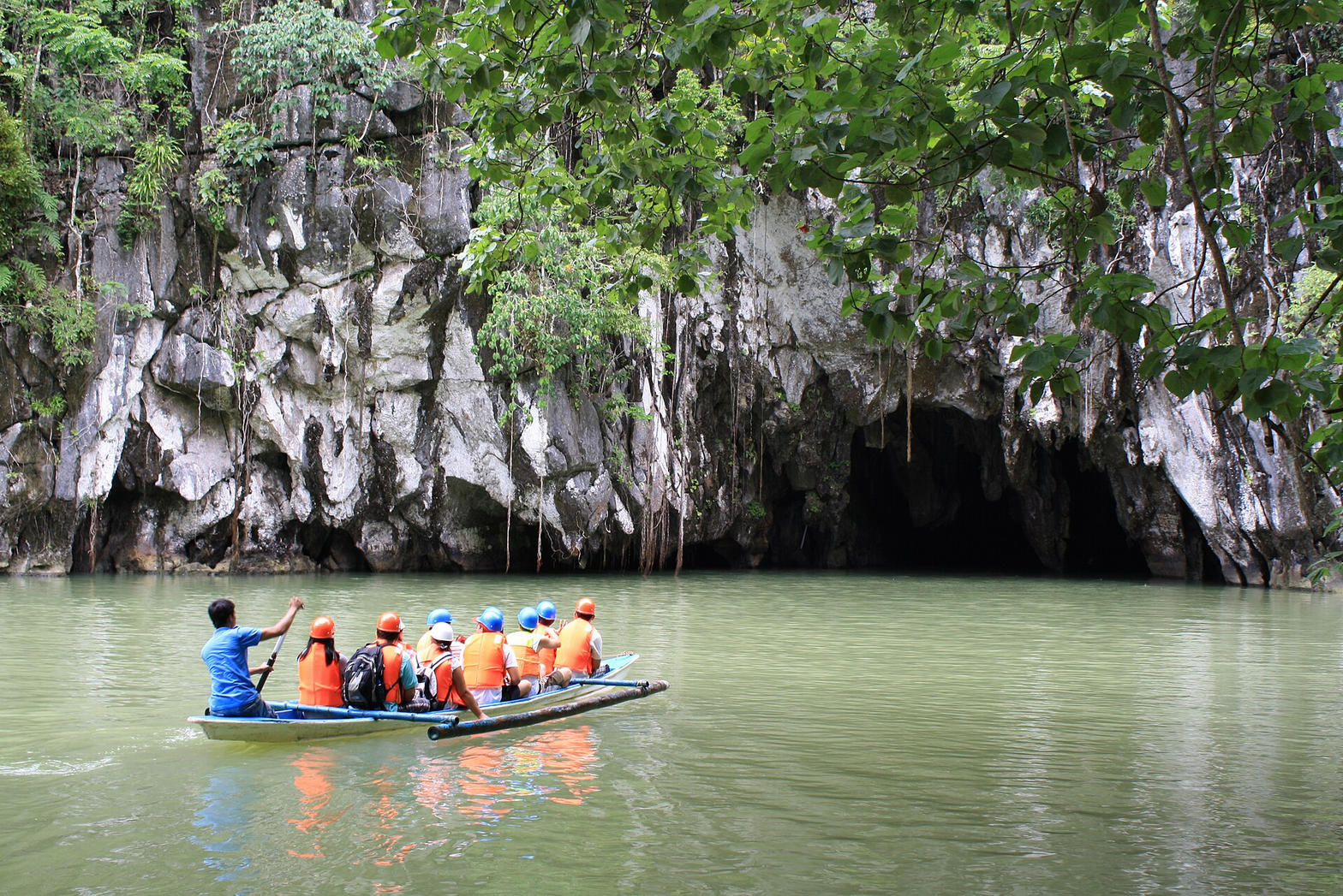 Boat entering the Puerto Princesa Underground River